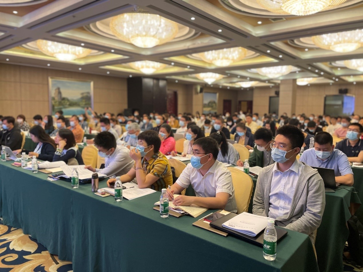 會(huì)場(chǎng)代表1.jpg 會(huì)場(chǎng)代表1.jpg