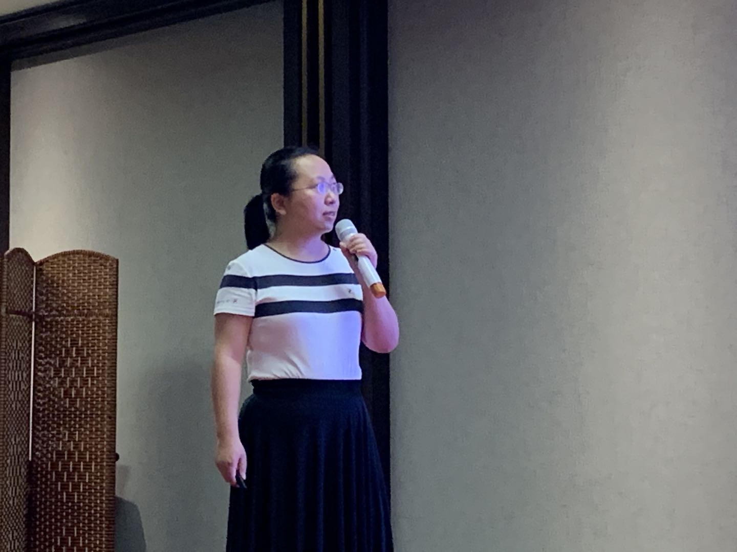 李妮.jpg 李妮.jpg