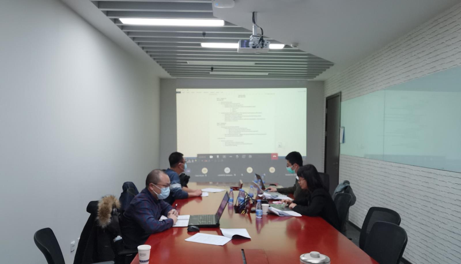 會議照片.jpg 會議照片.jpg