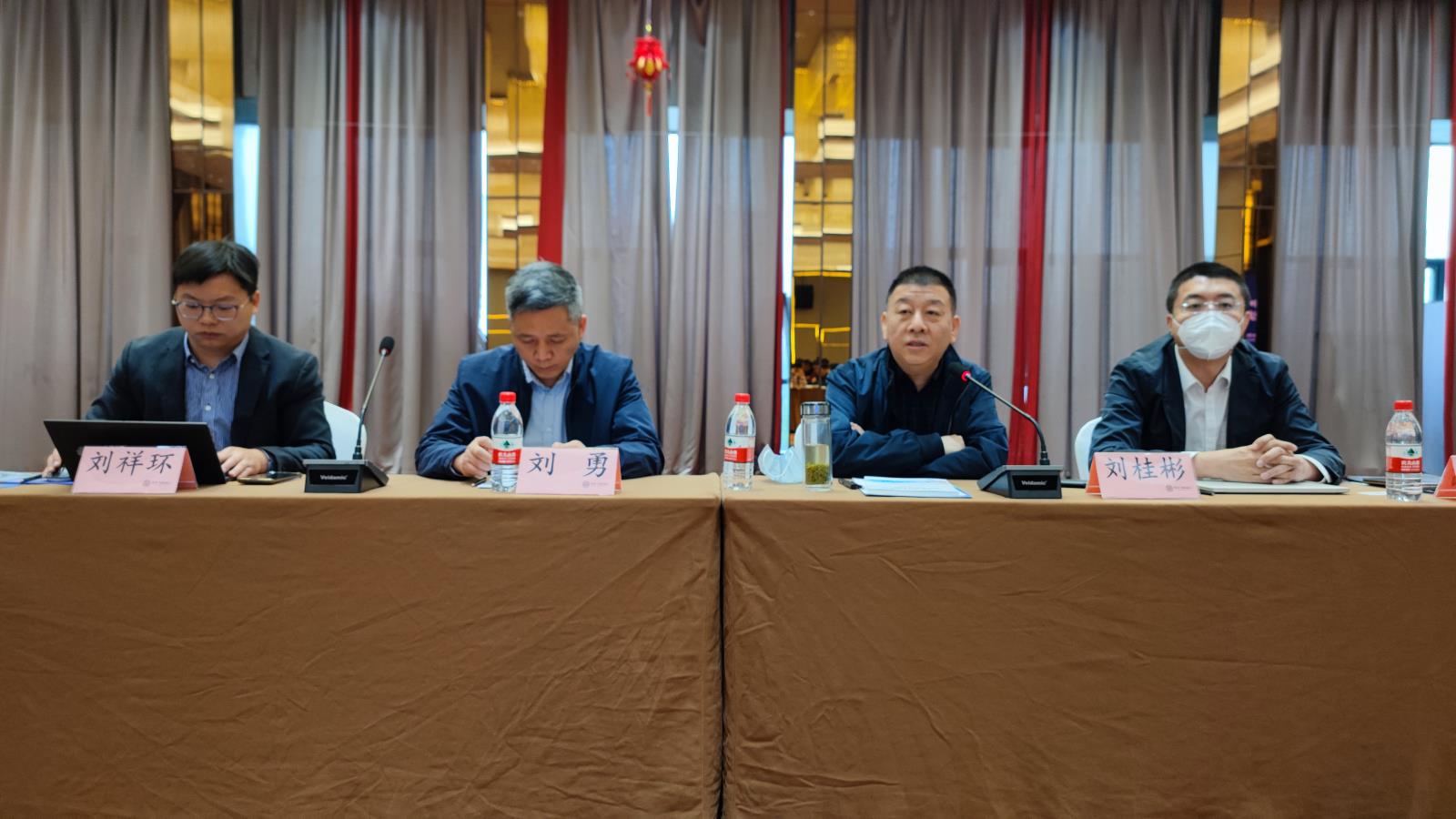 領(lǐng)導(dǎo)致辭.jpg 領(lǐng)導(dǎo)致辭.jpg